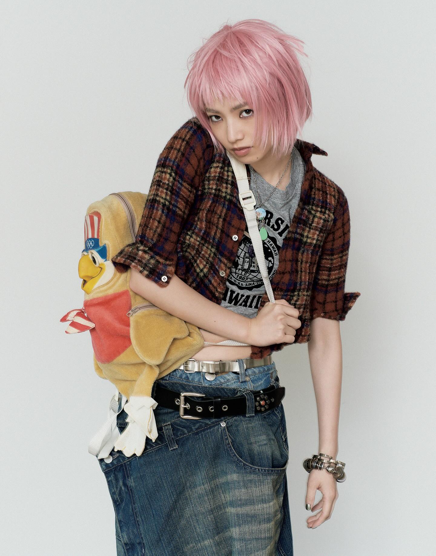 女優・小松菜奈、インスタに激変した姿公開で「ピンクヘアが可愛すぎた」「ビジュ良すぎてむせた」「可愛いよ！」