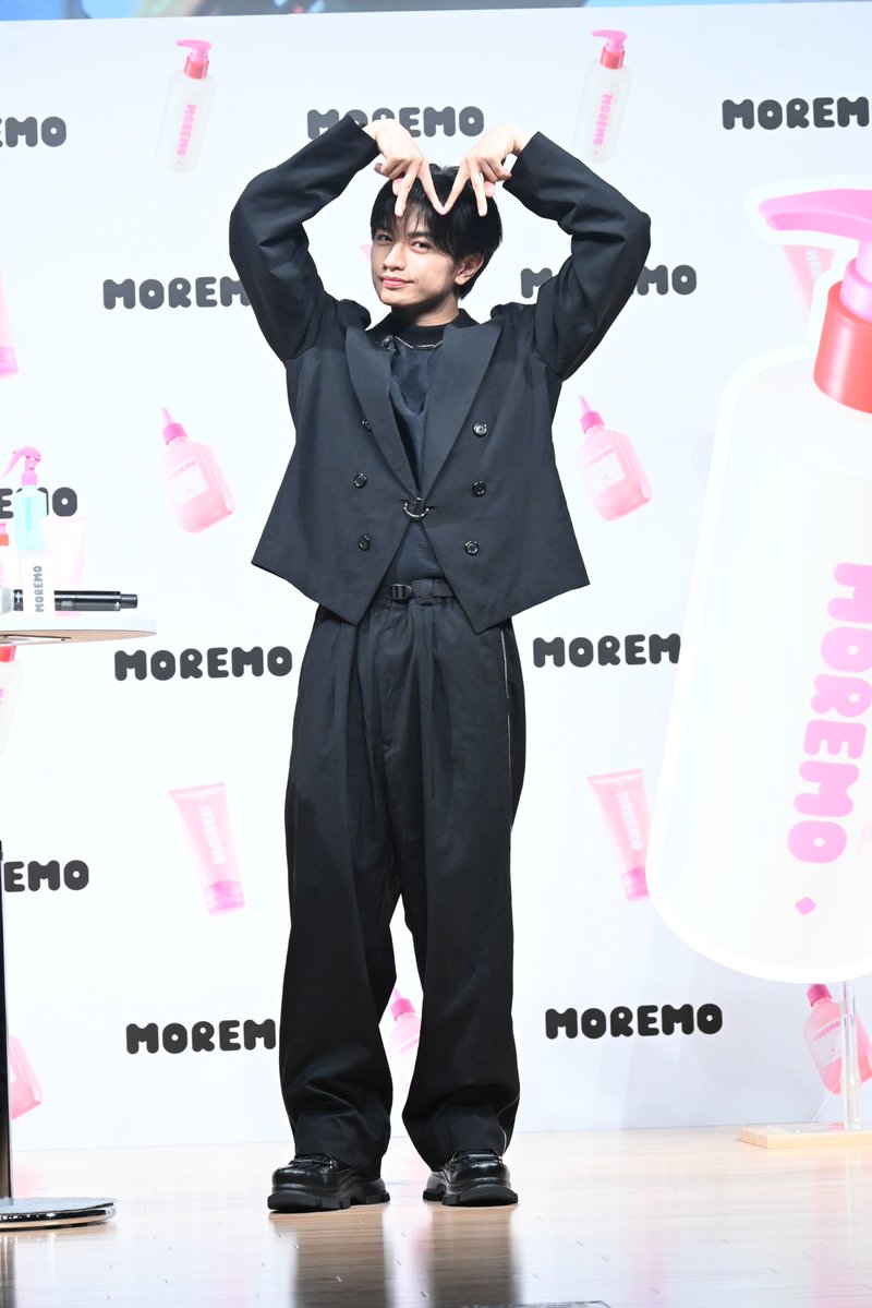 中島健人、中学校卒業式での“伝説”明かす「200人に囲まれ、徒歩5分の家に1時間半かけて帰った」