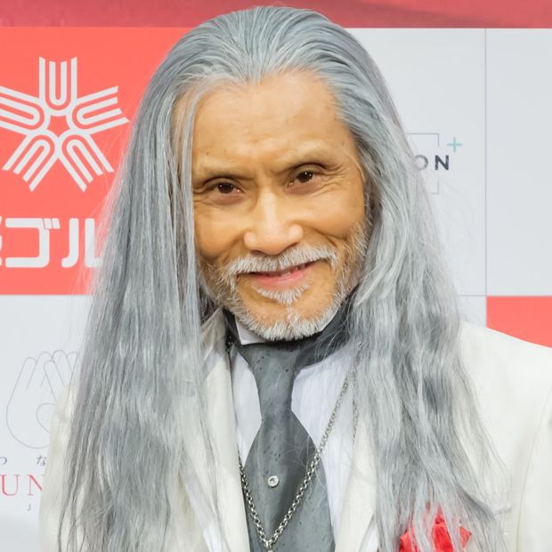 片岡鶴太郎 70歳　長髪姿で登場「今日はファッションにこだわって」　ファッション部門で受賞