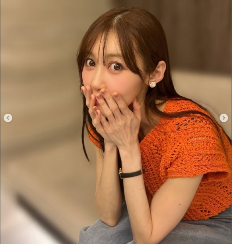 羽生結弦の元妻・末延麻裕子さん「両手で口を抑えた意味深ポーズ」で完全復活！凱旋ライブも開催