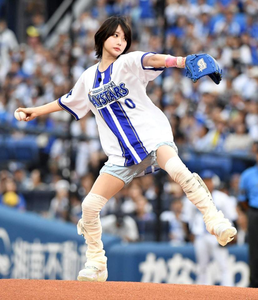 あのちゃん、２年連続ノーバン始球式　ハマスタ熱狂「可愛い！」両軍ファンから大歓声