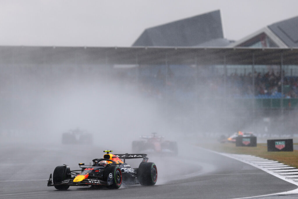 【F1】角田裕毅「なぜか僕だけが極端に遅く頭が混乱」 雨の英国GP決勝で2戦連続の屈辱の最下位に沈み困惑