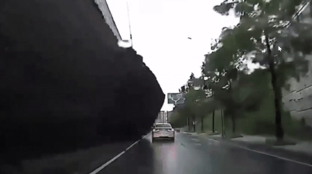 【KOREA WAVE】韓国・擁壁崩壊で車を直撃…事故の直前に市民通報も行政動かず、40代男性死亡