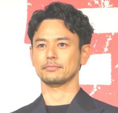 【NHK】妻夫木聡、沖縄・嘉手納基地とともに暮らす人々に思い寄せ「戦争の匂いまだ感じながら生きて」
