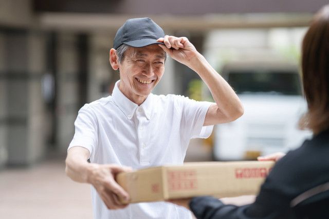 【より長く働く社会】21年連続で増加！「65歳以上」で働いている人はどのくらいいて、どんな仕事をしているのか？