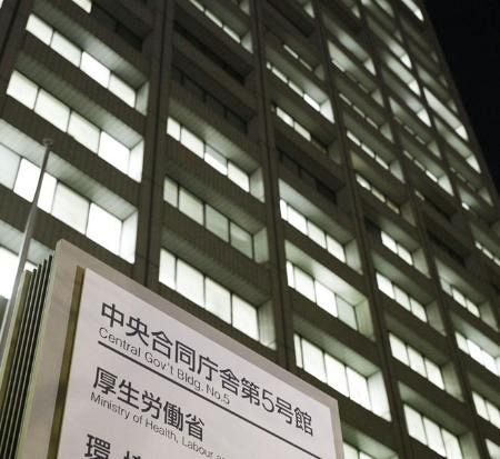 【健康】市販薬、購入制限18歳未満に　乱用対策で案、厚労省部会