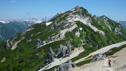 【北アルプス燕岳】崖下20mに落としたモバイルバッテリーを取りに行ったら「登山道から外れ、登れなくなった」東京都の男性（41）を救助