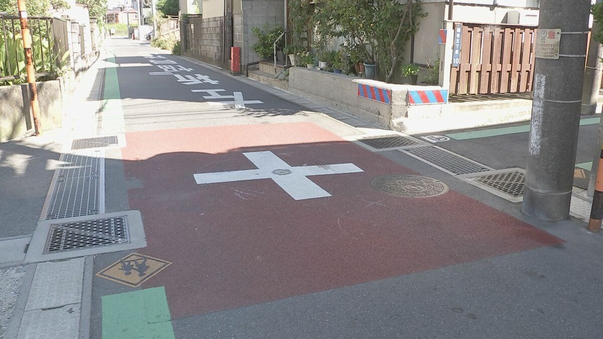 【千葉】キックボードで走行中の小学校低学年くらいの男児が交差点で軽貨物車と衝突　頭や胸を打ち重傷　現場は信号のない交差点