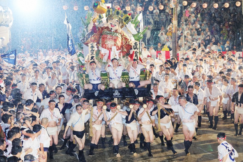【博多祇園山笠】クライマックスの「追い山笠」で15日間の祭り閉幕