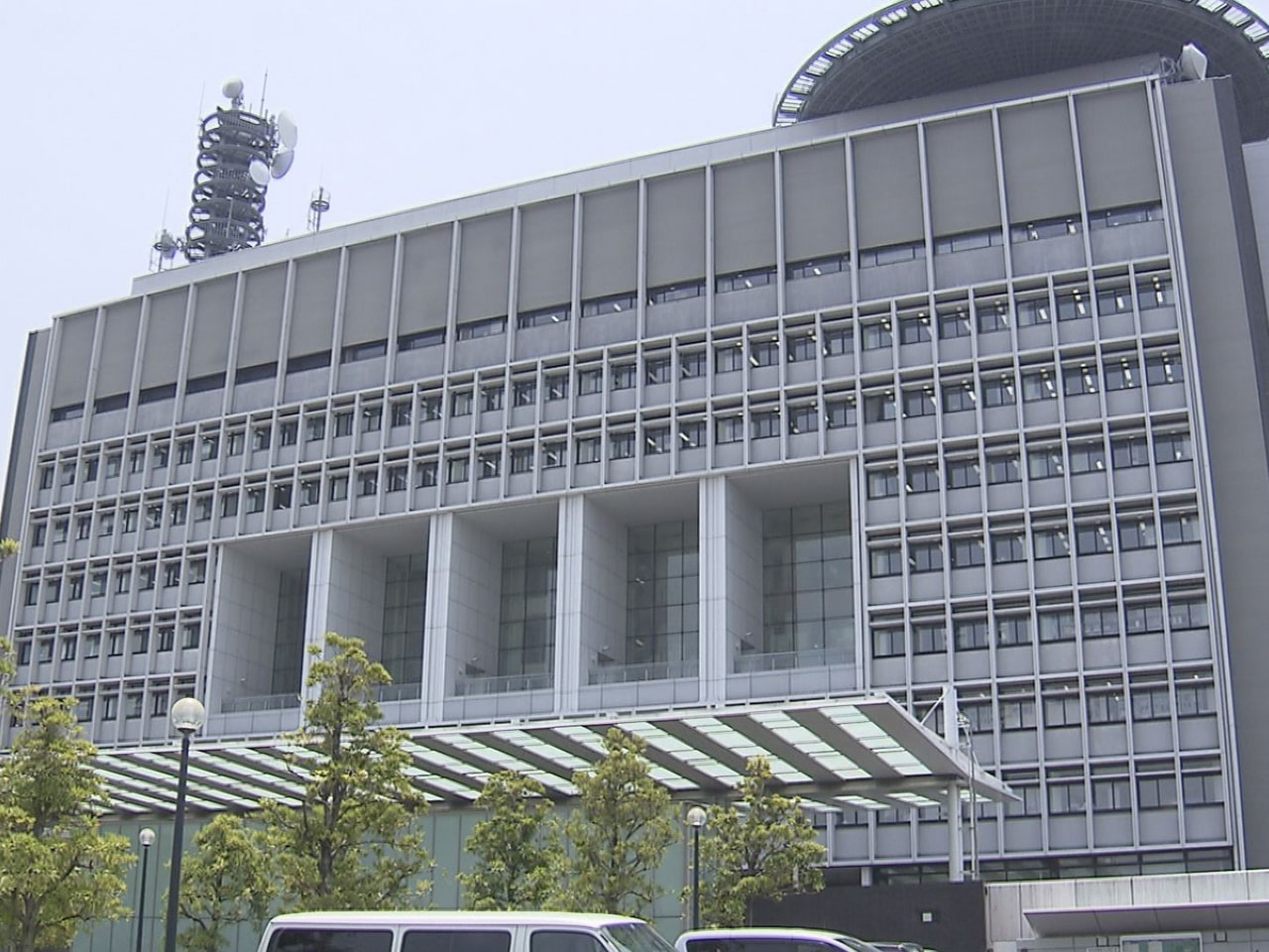 【岐阜】速度取締りの県警隊員に馬乗りになり両手で首を絞める　自称ベトナム人の男(24)を現行犯逮捕