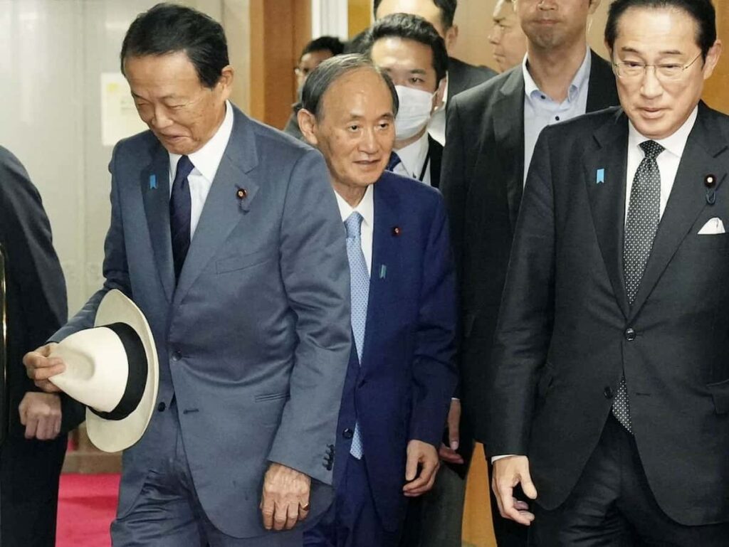 【悲報】四者会談　麻生「石破自民党では選挙に勝てない！」岸田「分裂は避けねば」菅「・・・」
