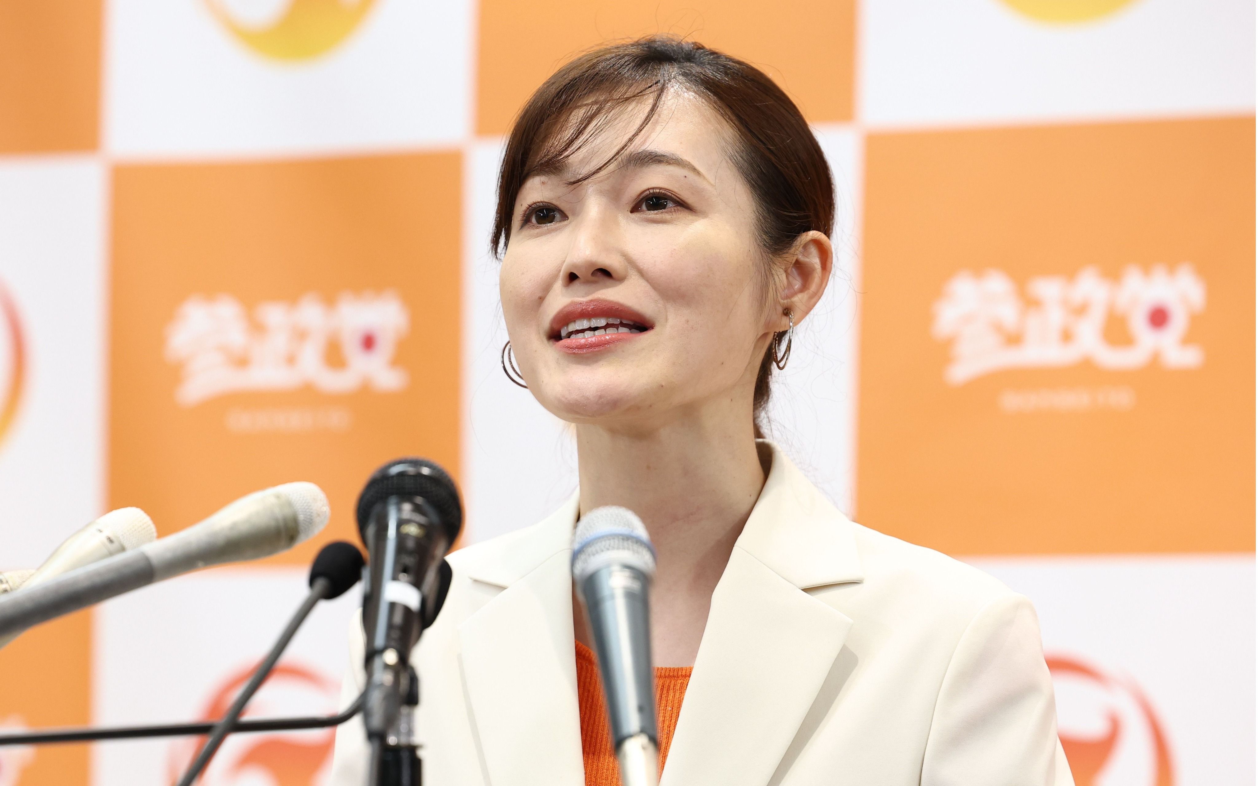 【文春】参政党・さや氏、結婚していた　“秘密の夫”は22歳上のスター音楽家　結婚前には元妻とトラブルも