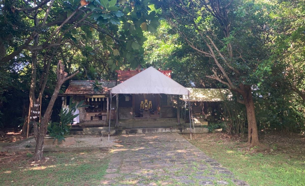 【沖縄】「扉が破壊されている」　神社に侵入、中を物色　自称オーストラリア国籍の大工を逮捕