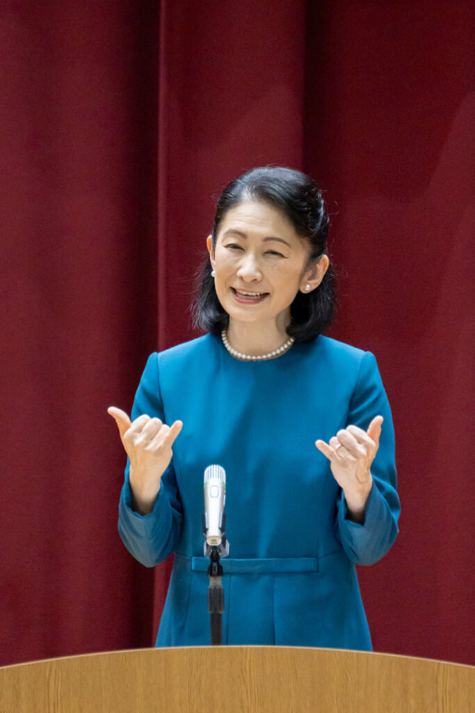 【皇室】佳子さま「母は周囲と接するのが難しい部分もありますので」とフォロー　「職員の労をねぎらっておられる」