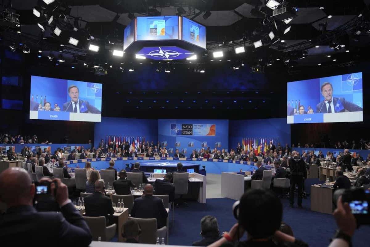 【社説検証】NATOの国防費新目標 産経・読売・日経は引き上げに肯定的 危うさや課題指摘する朝日・毎日