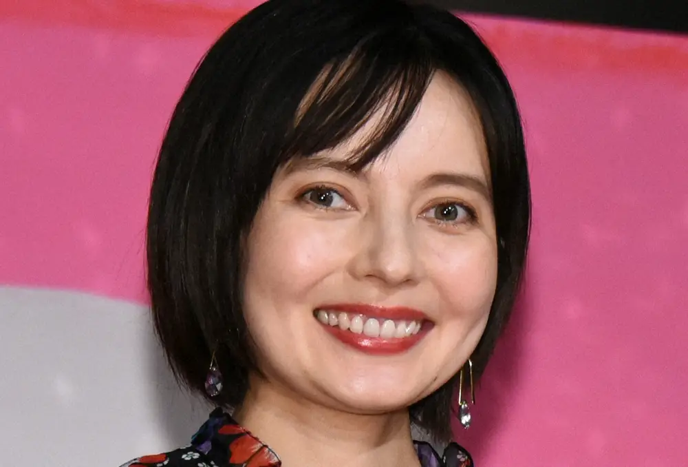 【芸能】ベッキー、「海沿いのカフェでまったり」も津波警報で「高台に避難しました」「かなり緊張しました」