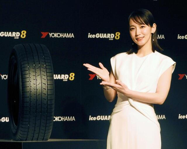 【芸能】吉岡里帆　真っ白衣装で美貌オーラ　連日猛暑も「氷枕を始めて割と涼しくなった」