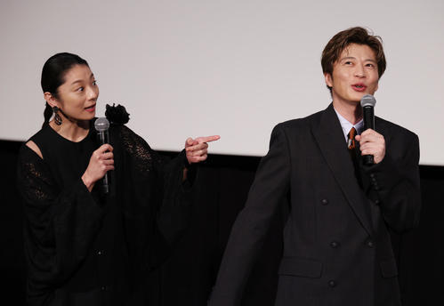 【芸能】田中圭が宮澤エマ＆小池栄子に感謝「僕の汗をちゃんと拾ってくれた」