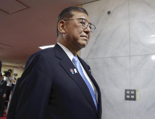 石破「私は辞めません。続投します」　「ﾊﾟﾁ､､､ﾊﾟﾁ､､､」　10名程度しか拍手せず