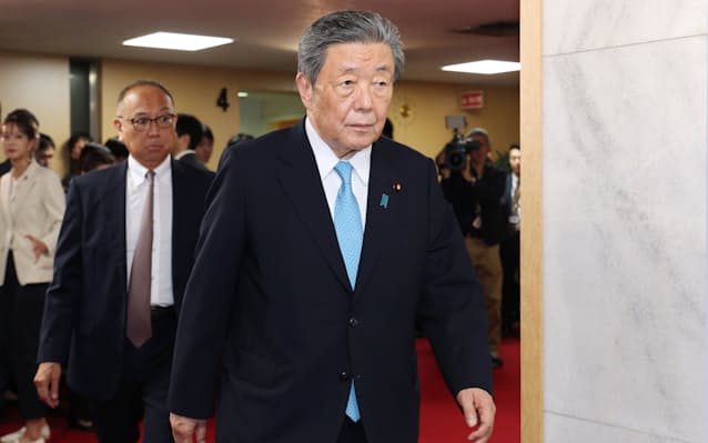 【速報】自民党、会合で森山幹事長に政権交代の申し入れWW