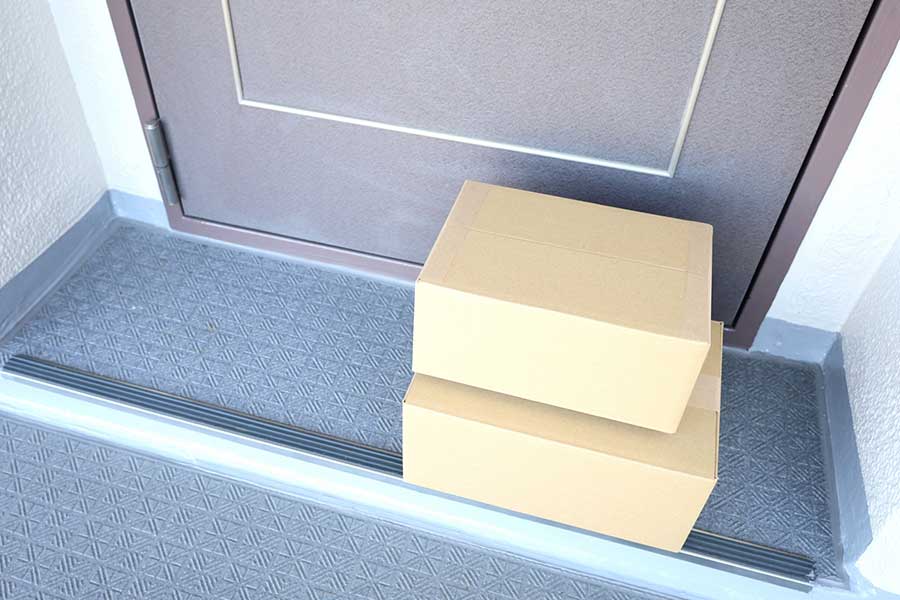 【配達完了】「お前そこにいたのか」3年前の置き配を隣人のガスメーターから発掘…「マンションあるある」と共感続々