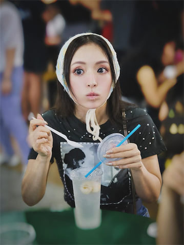 【音楽】浜崎あゆみ、“顔面の完成度”が異次元　バブーシュカ姿の“白ずきんちゃん”SHOTが話題