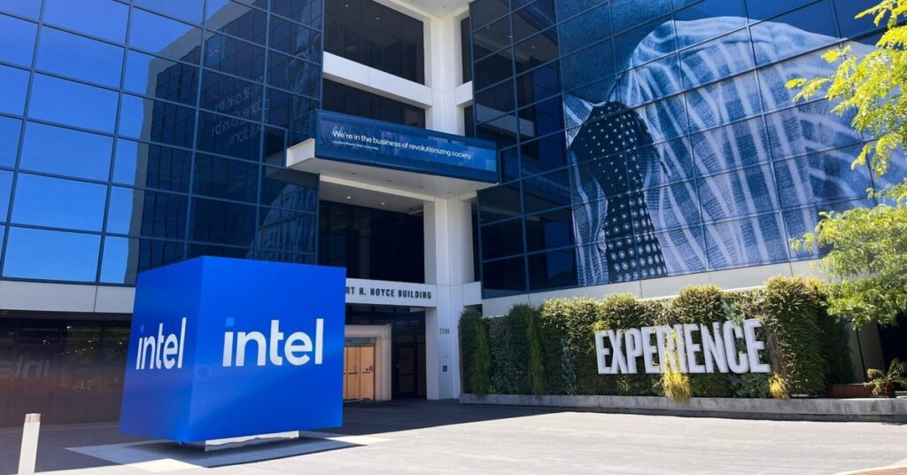 インテル、CPU製造から撤退を検討