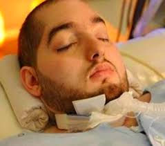 サウジアラビア「眠れる王子」が死亡　英留学中に事故で脳出血　20年間昏睡の末