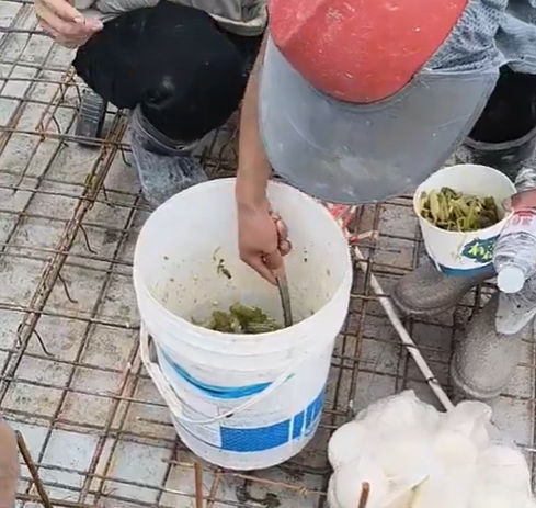 中国の建設現場の労働者に提供されている食事がこちら