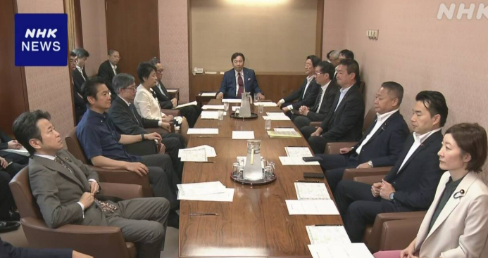 【朗報】緊急事態の時は選挙なしで議員任期延長可能に！！！