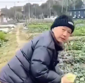 勝手に他人の畑から野菜を盗む中国のおばさん。綺麗だからいつも取っている何が悪い？と逆転切れ