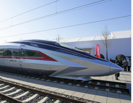 【仏メディア】 中共が世界最速の高速列車を独自開発、日本などの技術革新も促す？