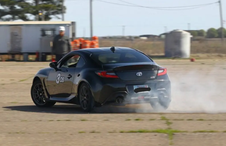 サーキット走行中の車カスのGR86が燃えて全焼。素人改造が原因か。ざまあ。兵庫・多可町