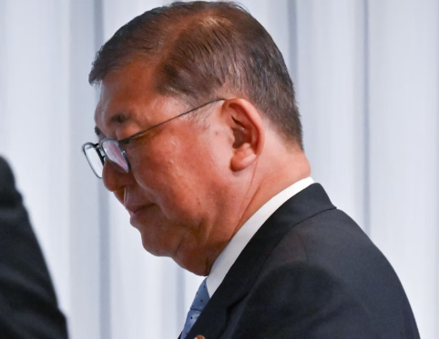 石破茂 「選挙に負けたのに続投するのは理屈が通らない。私なら即座に辞めて、落選した人に謝って回る｣