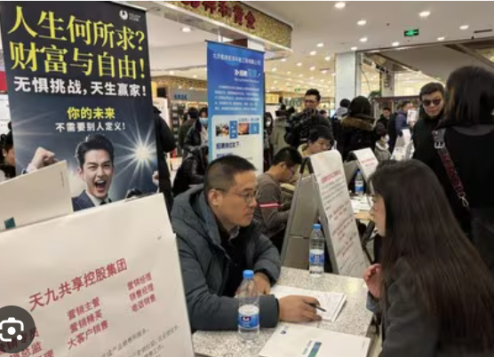 【中国で過去最大の就職難に】2025年新卒大学生1200万人＋失業中の工場労働者