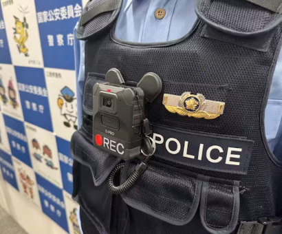 警察官のカメラ装着、8月試行開始　職務質問や警備を録画　(🔴REC)