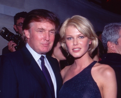 トランプとエプスタインの接点、わかっていること　結婚式から「小さな黒い手帳」まで　ホワイトハウスの危機は急激に悪化