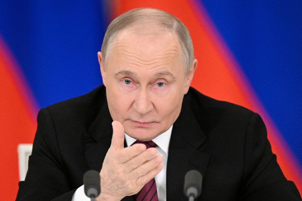 ロシア運輸相、プーチン大統領に解任された直後に自殺