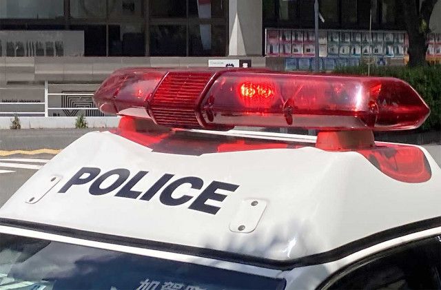 ロレックスのロゴの入ったスプーンを加工して指輪にして売った男を逮捕。