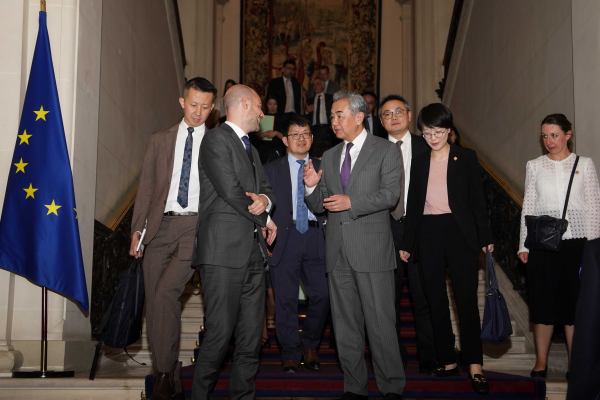 中国、王毅外相「力の有無で是非が決まるならルールや道理はどこにあるのか。力だけでは真の平和は得られない」