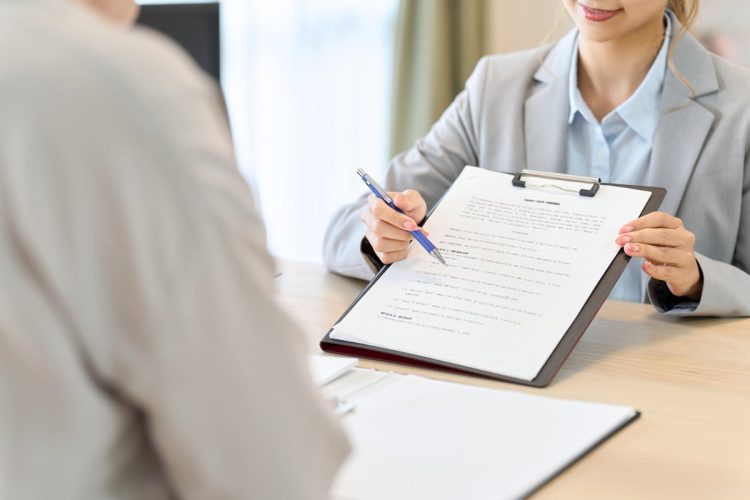 中国人富裕層に巻き起こる“松濤ブーム”、中国系不動産業者「過去5年で売りに出された一軒家と更地の6割は中国人が購入」