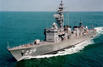 中国報道官、フィリピンへの海自艦輸出検討報道で「日本が不安定要素つくっている」