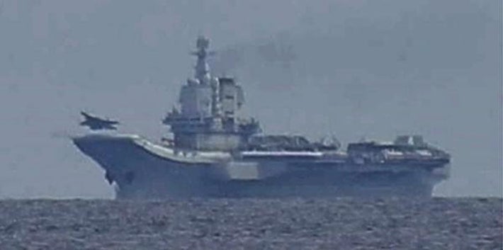 中国空母が日本周辺で米空母の迎撃訓練、米軍役と中国軍に分かれ対抗…台湾有事を見据え実施か