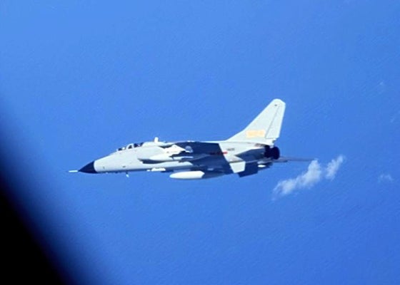 中国軍機、航空自衛隊機に異常接近繰り返す…２日連続で３０ｍまで間隔詰める