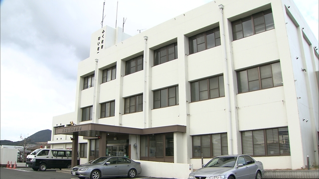 伐採中に倒れた木の下敷きになり20歳の男性作業員が死亡