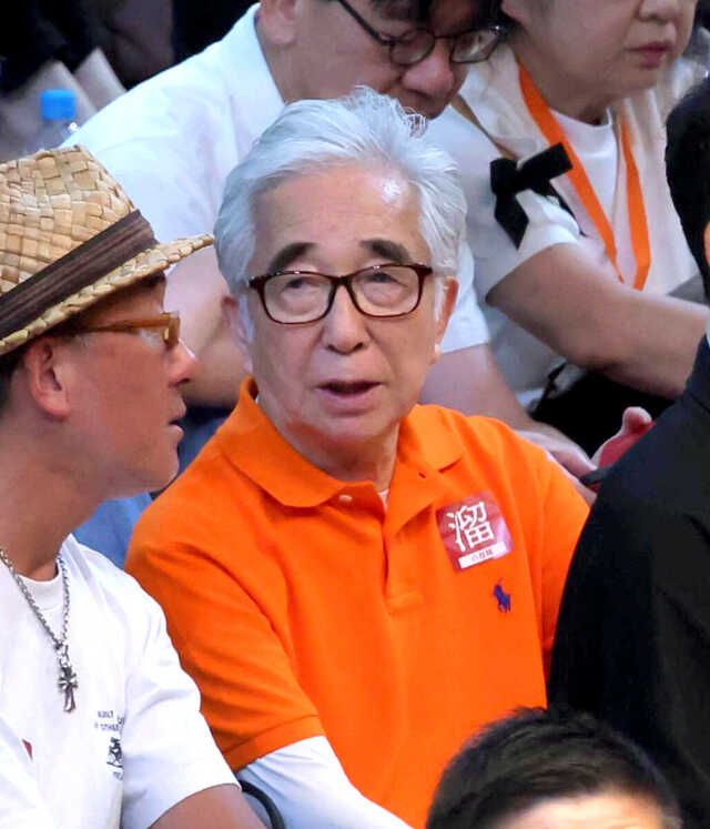 俳優の大村崑　９３歳、元気ハツラツに大相撲名古屋場所を観戦