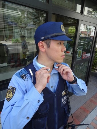 危険な暑さから警察官守れ！首クーラーにスプレーも　現場の意見採用・警視庁