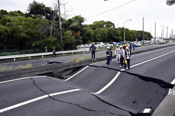 【道路陥没】国道の陥没・空洞１０年間で１１００件超、「破損管に土砂」４４％…「１ｋｍ内で複数」半数近く