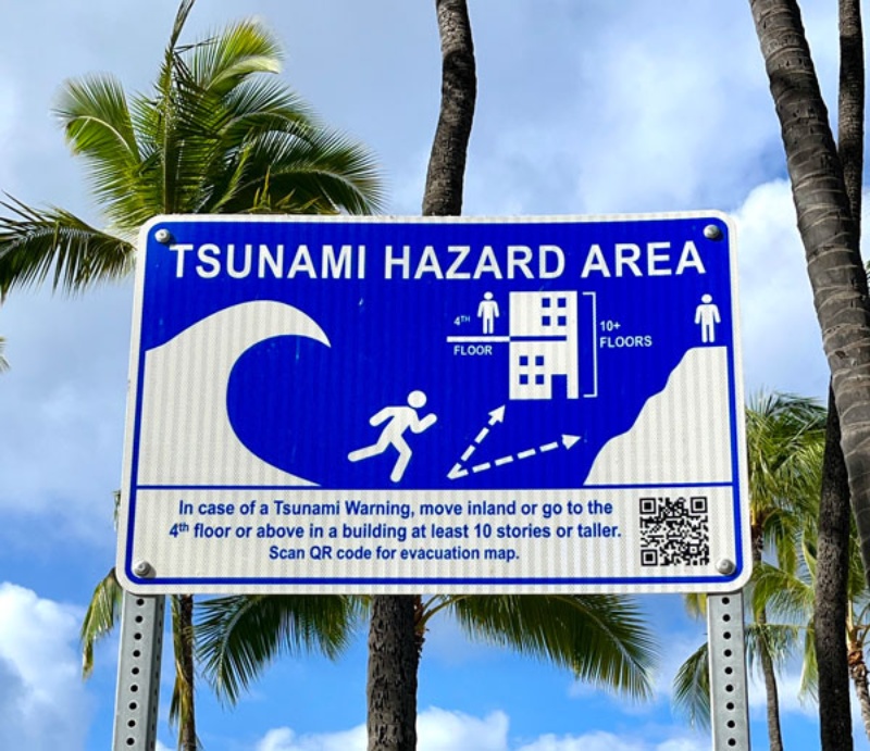 地震、M8.0、津波、逃げろ