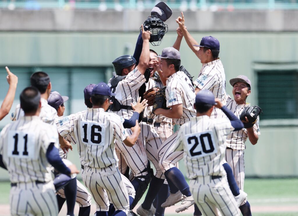 【高校野球】大阪大会は延長十回、東大阪大柏原が6-5で大阪桐蔭を下し、14年ぶり2度目の甲子園出場